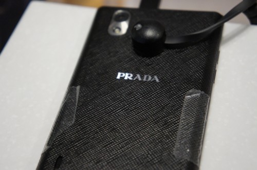 PRADA Phone L-02D発売